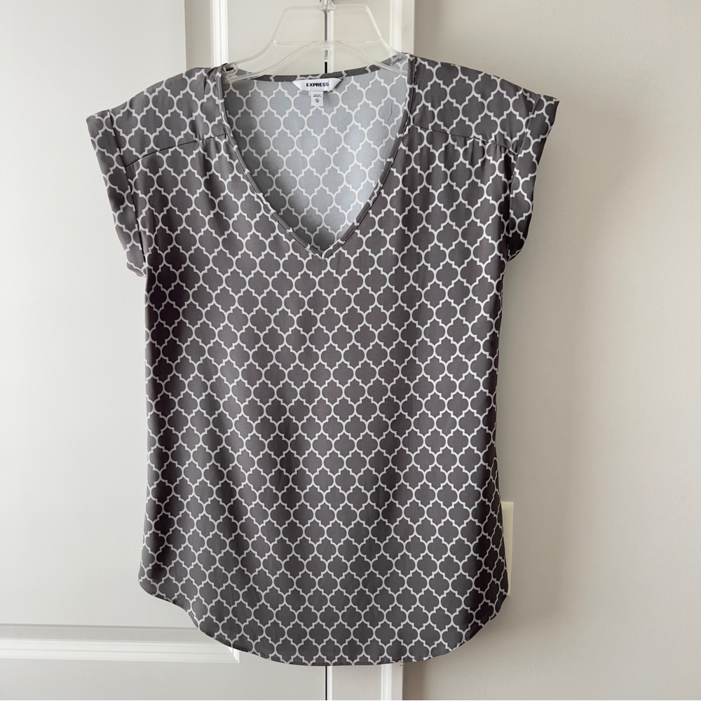Express Gray White V-Neck Cap Sleeve Blouse Top Women’s Size XS